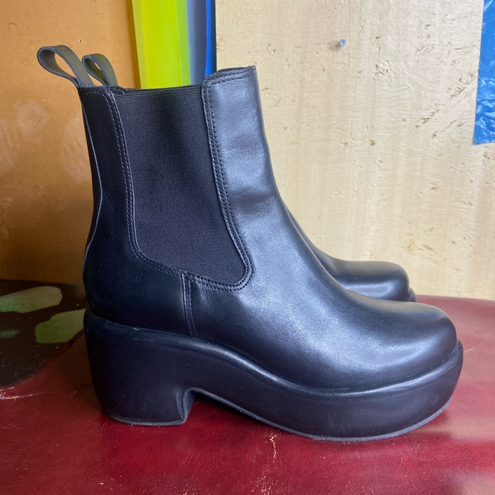 Black Leather Everlane Platform Pull on Ankle Boots Size 9.5